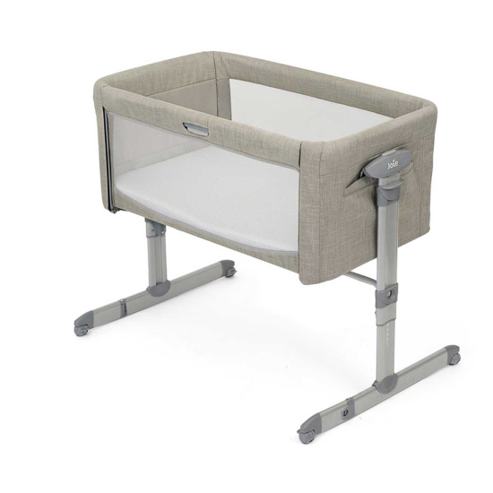 Joie bedside Crib Roomie Glide, Almond i gruppen Barnrum  / Spjälsängar & Vaggor / Vaggor & minisängar hos Köpbarnvagn (Joie243991)